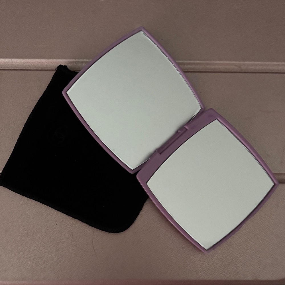 CHANEL Lavender Compact with Black Case - Picture 2 of 4